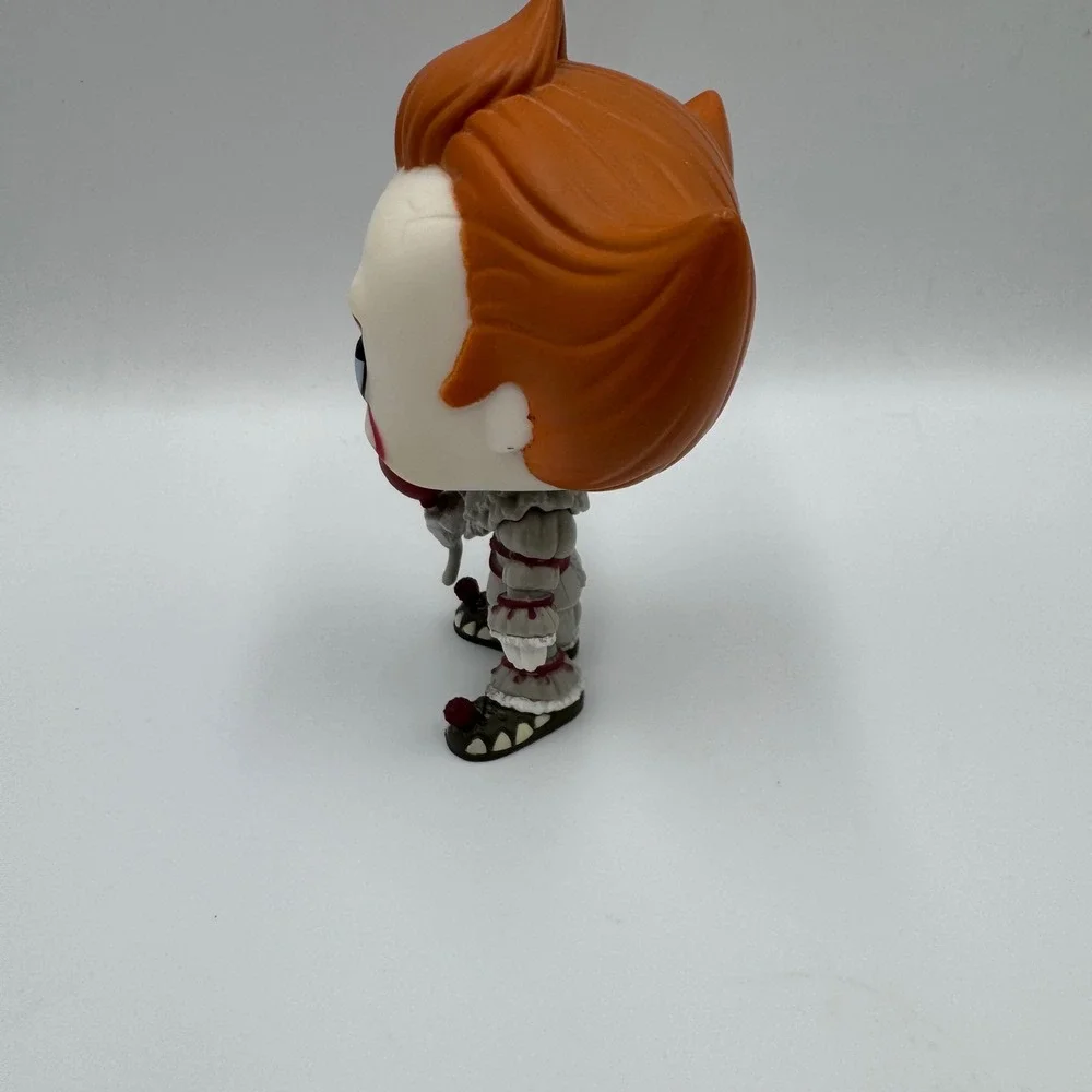 Funko Pop IT‎ Pennywise Vinyl Figure Grey Red Balloon Horror Movie No Box